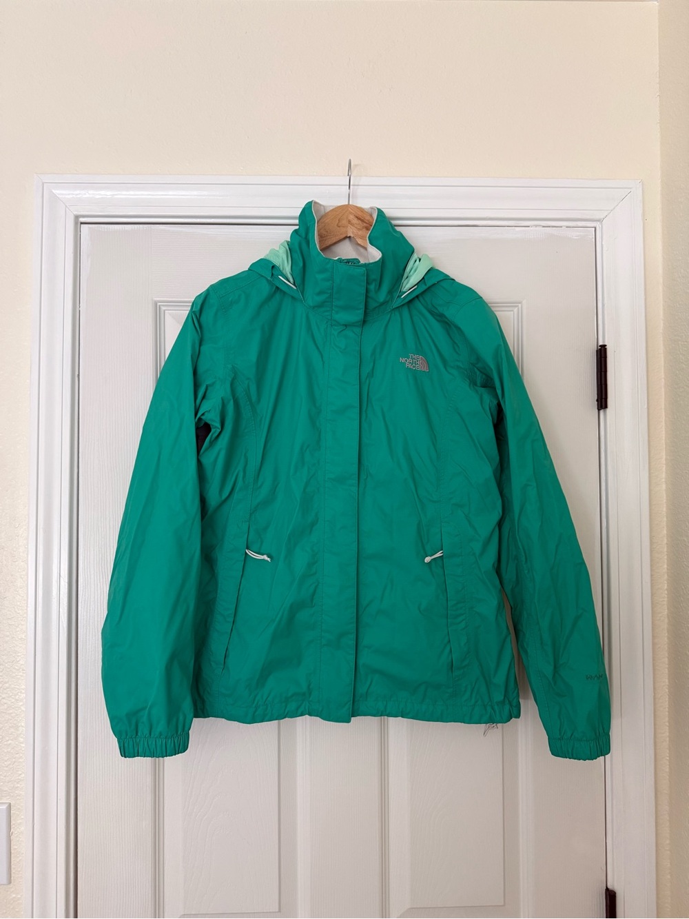 The North Face Women's HyVent Teal-Green Waterproof Hooded Jacket
